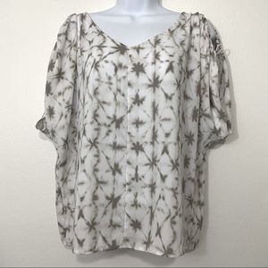 Juicy Couture Ladies Size XSmall White and Gray Top